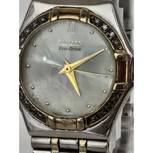 Ladies Citizen Eco-Drive 16 Genuine Diamonds E030-H26547 Watch Runs Well Solar - Picture 2 of 8